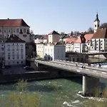 Top1, 2 Schlafzimmer 3 Betten Bestrooms Eu Apartment Steyr