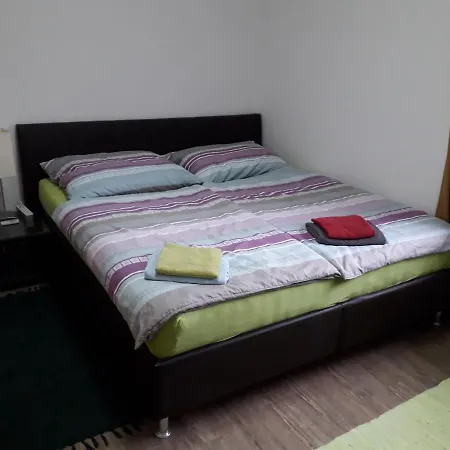 Top1, 2 Schlafzimmer 3 Betten Bestrooms Eu Apartment *