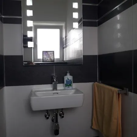 Top1, 2 Schlafzimmer 3 Betten Bestrooms Eu * Steyr