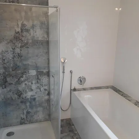 Top1, 2 Schlafzimmer 3 Betten Bestrooms Eu Steyr