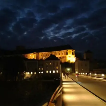 Top1, 2 Schlafzimmer 3 Betten Bestrooms Eu Apartment Steyr